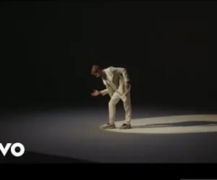 FINNEAS-Naked-1.png