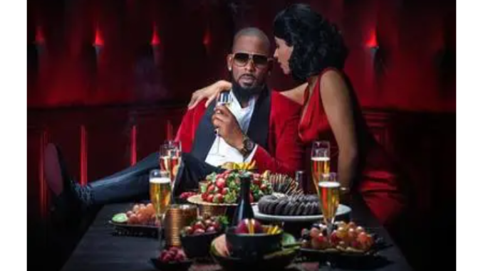 R-Kelly-Keep-Searchin-1-678x381