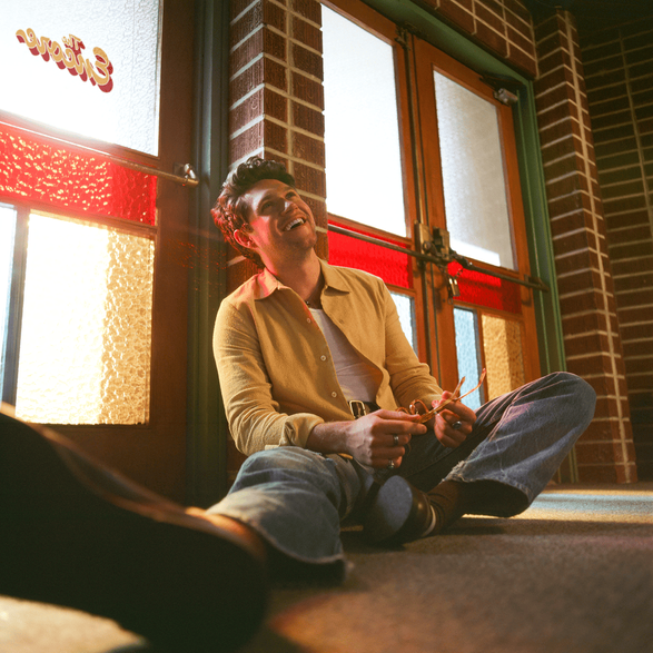 Niall-Horan-Something-In-The-Orange-Live-from-Spotify-Studios-1.jpg
